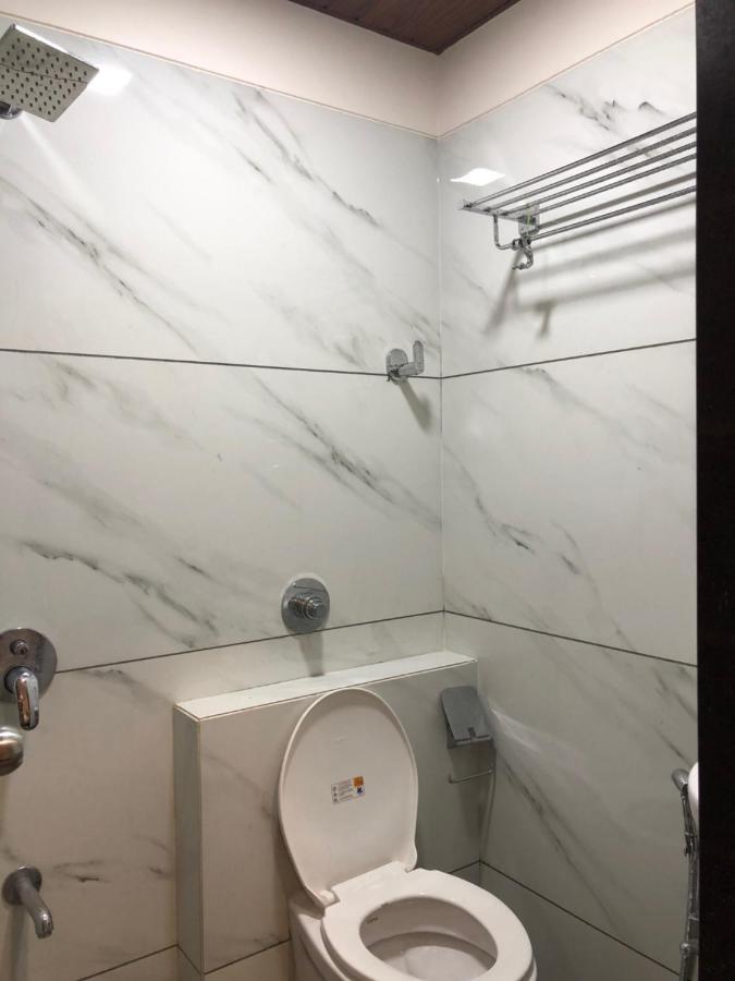 Hotel Circle Inn Ahmedabad Bagian luar foto